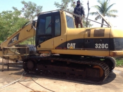 ขายคับCAT320 C สภาพพร้อมใช้ ไฟฟ้าครบ เอกสารเล่มทะเบียน สนใจติดต่อ คุณเปิ้ล081-371-2233