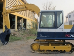 ขาย Komatsu PC 70-6 รถเก่านอก เก็บรายละเอียดเรียบร้อยแล้ว พร้อมใช้งาน คอนโทรลน้ำมัน ปั๊มนิ้ว ไฟฟ้าคร