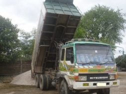 ขายด่วนรถสิบล้อดั้ม MITSUBISHI FUSO FN527M เครื่อง6D16 สนใจติดต่อ