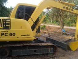 จำหน่ายรถแม็คโค รุ่นKOMATSU PC60-7