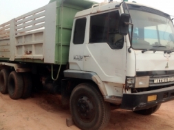 MITSUBISHI FUSO FN527 - 195 HP 6D16 TD 5355 สิบล้อดั๊มพ์ 2 เพลา เบรคใหญ่เพลาบุ๋มแล้วครับ กระบะดั๊มพ์