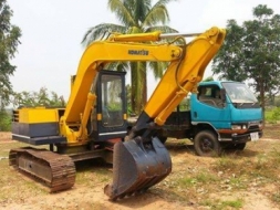 ขายคู่แบคโคKOMATSU PC60-3 พร้อมเทรลเลอร์MITSUBISHI CANTER 90แรง  แบคโคเครื่องดี ช่วงล่างดี เอวแน่น ไ