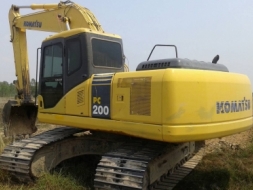 ขายด่วนKOMATSU PC200-7ทะเบียนราคาเบาๆโทร0843923995