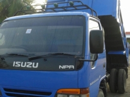 ขายรถ 6 ล้อ ISUZU NPR 120 พวงมาลัยพาวเวอร์ มีแอร์ เฟืองท้ายเอฟ เกียร์ใหญ่ เครื่องดี คัชซีสวย ยางดี ส