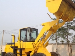 รถตักล้อยาง Komatsu WA 250-3