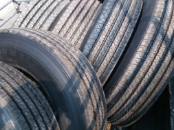 ขายยาง มิชลิน 275/80R22.5 ยางปี12 อัดเย็นจากมิชลินมายังไม่เคยใช้มีอยู่ 6 เส้น/ละ 4500