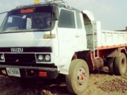 ISUZU JCM 165 HP 6BD1 หกล้อดั๊มพ์ กระบะดั๊มพ์เหล็ก 6 ตันความยาว 3.80 เมตรสภาพดีพร้อมบรรทุกได้เลย เคร