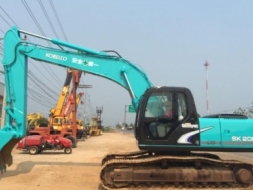 ขายรถแบคโฮ KOBELCO SK210(MARK6) YN7 ระบบไฟฟ้าเต็ม สภาพสวยพร้อมใช้ นำเข้าจากญี่ปุ่น มีVDOการทำงานครับ