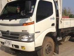 ขาย 6 ล้อ Hino XZU 136 แรงม้า ปี 55