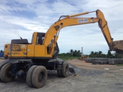 แม็คโครล้อยาง JCB JS130W