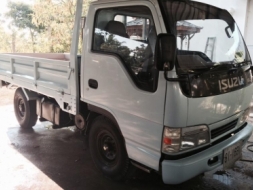 ISUZU ELF สภาพดี พร้อมโอน