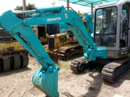 ขายรถแบคโฮ  komatsu  pc 30r-8  รถเก่านอกแทรคเหล็ก::081-9443772