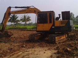 ขาย Komatsu PC 100  รุ่น 3  ราคา  390,000 บาท ต่อรองได้เจ้าของขายเอง