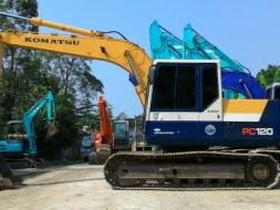 ขายด่วน รถขุด KOMATSU PC120-5   เก่าไทย   สวย  สภาพดี  พร้อมใช้งาน  ราคากันเอง โทร  สุชาติ 061-40398