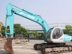 KOBELCO SK 200-2 มาคไฟฟ์ สภาพเดิมๆ งามๆๆๆ นำเข้าจาก ญี่ปุ่น แท้ๆ 1000% ขายถูกๆๆๆ 090-986-2521