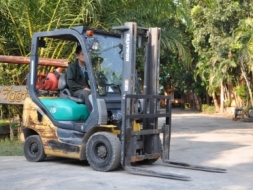 ขายFORKLIFT KOMATSU FG15-18 (1.5ตัน)สวยเดิมจากญี่ปุ่น ยังไม่เคยใช้ในไทย 139,000เท่านั้น!!