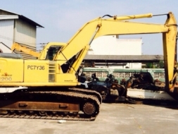 ขายรถแบคโฮ KOMATSU PC200-6  สภาพสวยสุดสุด นำเข้าจากญี่ปุ่น