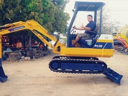 ขายรถขุดเล็ก KOMATSU PC20 รุ่น6 เครื่งดีระบบดี ระบบไฟหน้าปัดใช้ได้ปกติ สภาพพร้อมใช้งาน เป็นรถเก่านอก