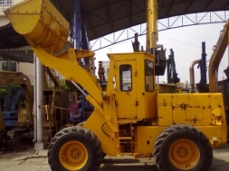 ต้องการขายรถตักล้อยางยี่ห้อkomatsu-510รถนำเข้าจากญี่ปุ่น