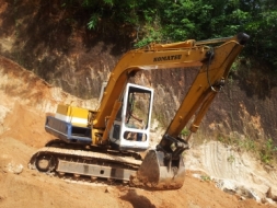 KOMATSU PC80-3 รถทำงานอยู่ทุกวันครับตามสภาพ