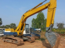 KOMATSU PC200 รุ่น 5 (คอนโทรลสั้น)-ไฟฟ้าครบ-แอร์มี เครื่องดี ปั้มดี ช่วงล่างพร้อม เล่มทะเบียน