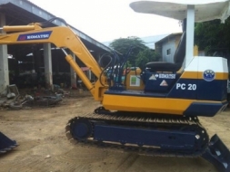 ขายKOMATSU. Pc20-3. เครื่องแน่น อามยาวบูมยาวพิเศษ ตัวเดินไฮดาส.  ขุดลึก. ยกสูง.  ราคา240,000ต่อรองได