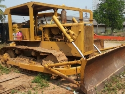 CAT  D5   เช็คพร้อมใช้ ขายเพราะไม่มีงานลดเหลือ390,000