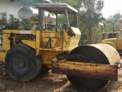 รถบด BOMAG2000