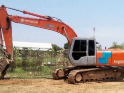 HITACHI EX 200-2 ไฟฟ้าหน้าจอครบพร้อมทำงานได้เลย เครื่องยนต์เดิมปั๊มเดิมทำงานได้เร็วไม่มีโหลด ภายในเก