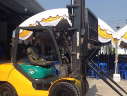 จำหน่าย Forklift ดีเซล KOMATSU 3 ตัน ดีเซล ญี่ปุ่น FD30HT รุ่น 16  เกียร์ออโต้ **มี Hinged Fork** ปี