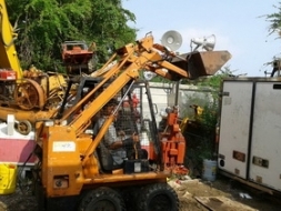 จัดรูปเต็มๆ กันอีกแล้วครับ - สำหรับ รถตักล้อยาง บ็อบแค็ท bobcat เครื่องดีเชล 2 สูบ พร้อมใช้งาน