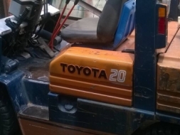 ขายรถโฟลค์ลิ๊ฟtoyota 2ton