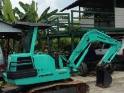 +++ ขายรถแบคโฮ  YANMAR  TC27  ดีเซล 3 สูบ  แทรคเหล็ก  ครับ