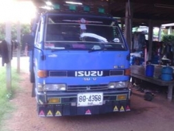 ขายหกล้อ ISUZU เครื่อง100ฝาดำ วางหัวใหม่ภายในสวยกระจกไฟฟ้าเกียร์สั้น