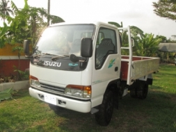 ISUZU NKS 71 G หัวการ์ตูนสูง 4 WD คานแข็ง เครื่อง 135 ไม่ติดเวลา