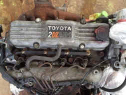 ขายเครื่อง TOYOTA 2DZ ดีเซล ใส่ ฟอร์คลิฟต์ TOYOTA รุ่น 5-6-7 มี VDO ครับ ติดต่อ 081-2990958/089-8368