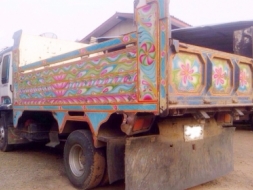 ISUZU DECA 195 HP 6HE1 หกล้อดั๊มพ์ กระบะดั๊มพ์มิเนียม 5 ตันความยาว 3.60 เมตรสภาพสวยพร้อมบรรทุกหนักได