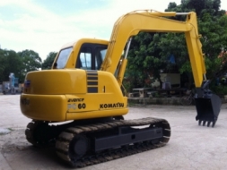 ขายรถขุด  KOMATSU PC60-7  มีหลายคัน