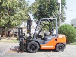 จำหน่ายรถ Forklift TOYOTA 52-8FD30