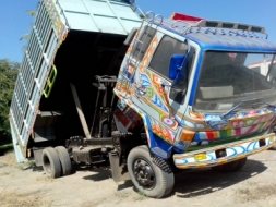 ขายรถบรรทุกหกล้อดั้มเกษตร อีซูซูร็อคกี้ เครื่อง 145 แรงม้า