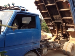 ขายหกล้อดั้ม toyota bu30