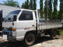 ขาย รถบรรทุก ISUZU 4 ล้อ