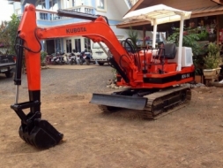 ขายรถขุด KUBOTA. ขนาด. 30 เครื่องแน่น. ปั๊มแรง เดินไว รถพร้อมใช้งาน. เอกสารใบอินวอยครบ. ราคา 170000