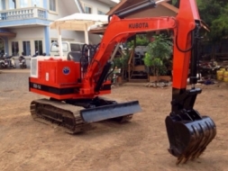 ขายรถขุด KUBOTA. ขนาด. 30 เครื่องแน่น. ปั๊มแรง เดินไว รถพร้อมใช้งาน. เอกสารใบอินวอยครบ. ราคา 170000