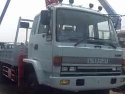 10 ล้อกะบะคอกเตี้ยเพลาเดียวติดเครน 5 ตัน 4 ปลอก ISUZU รุ่น ROCKY เครื่องยนต์ 195 แรงม้า