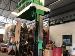 รถกระเช้าJLG ยกได้200กก . ยกได้สูง2.80 เมตร ใช้ไฟฟ้าปรับปรุงครบๆ มี2คันราคา 70,000 บาท