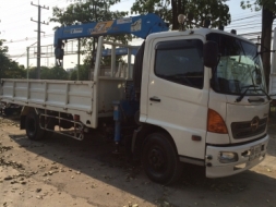 HINO MEGA FC 150 hp กระบะบรรทุกติดเครน 3 ตัน