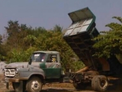 ISUZU ราคา 185,000 บาท เครื่อง 6BD1-165 แรง พวงมาลัยเพาเวอร์ เฟืองท้าย จัมโบ้ 200 เล่มทะเบียน