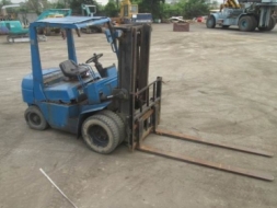 รถ FORKLIFT TCM FHD25Z