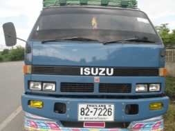 isuzu nrr12(ลงใหม่แล้วคะครั้งแรกลงซ้ำเผลอลบหมดเลย)